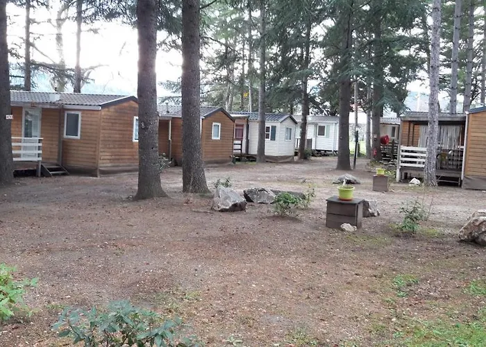 Κάμπινγκ La Source 2*