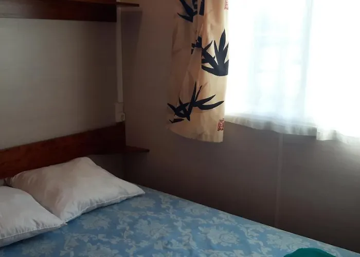 Κάμπινγκ La Source 2*