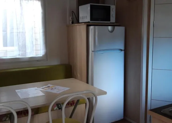 Κάμπινγκ La Source 2*