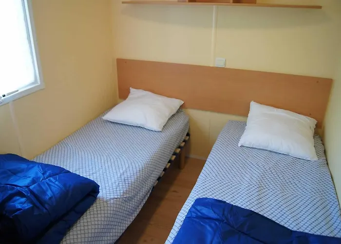 Κάμπινγκ La Source 2*