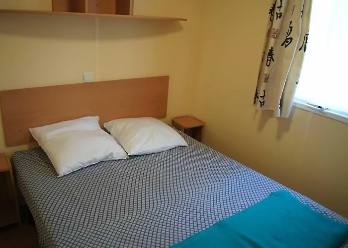 Κάμπινγκ La Source 2*