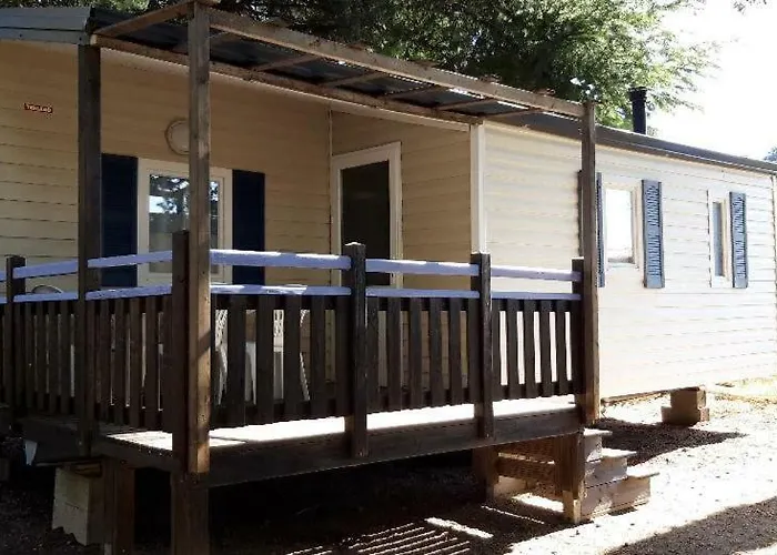 Κάμπινγκ La Source